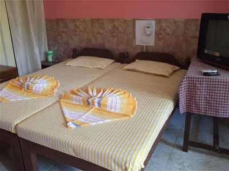 Ancora Beach Resort Baga Exterior foto
